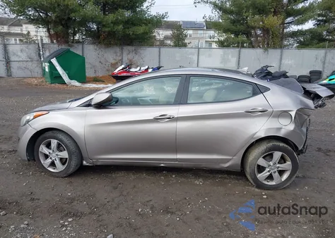 2011 Hyundai Elantra Gls z USA, uszkodzony, nr VIN 5NPDH4AE3BH047380